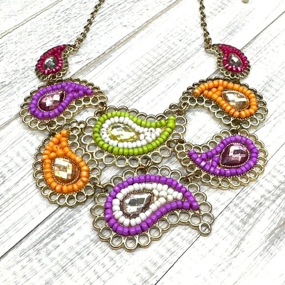 Charming Charlie Statement Necklace Paisley Shaped Acrylic Centers Beaded - Picture 3 of 3